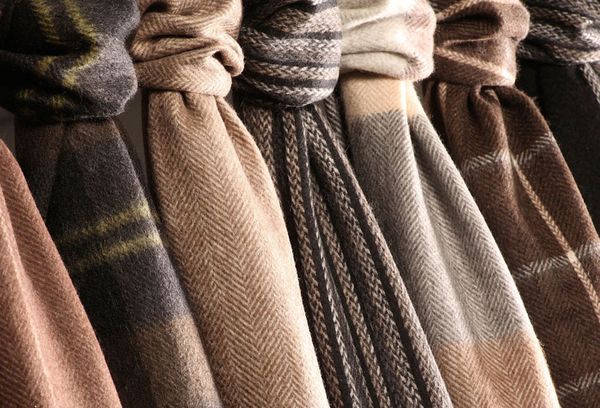 Как выбрать пальтовую ткань — обзор видов по составу с учетом сезона