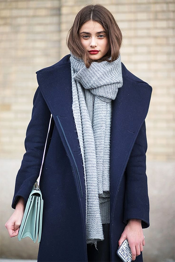 Как красиво и стильно завязывать платок на пальто
