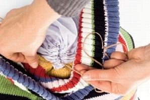 Что можно сделать из старого свитера своими руками