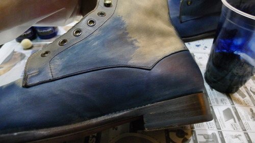 Как и чем покрасить обувь в домашних условиях?