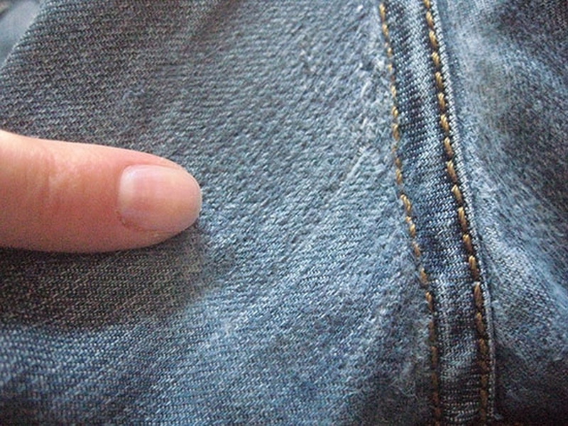 Рекомендации, как незаметно зашить джинсы между ног