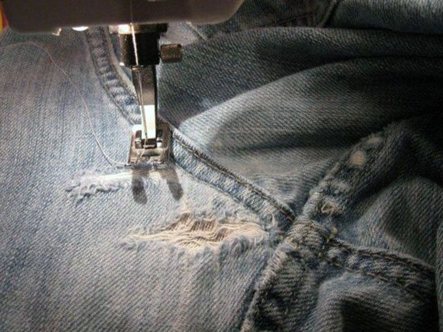 Как зашить джинсы между ног незаметно, самостоятельное устранение проблемы