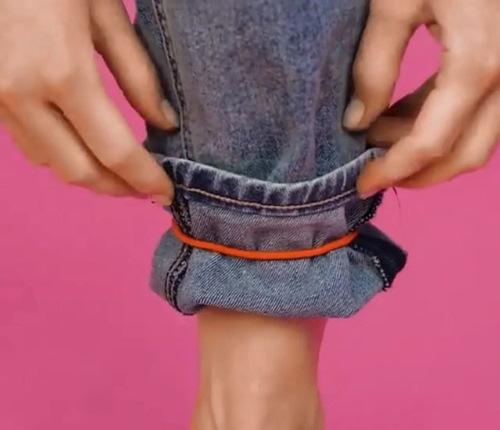 Как подвернуть джинсы модно, с сохранением низа, широкие женские