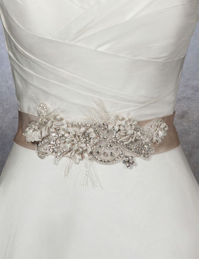Пояс для платья (64 фото): как сделать своими руками, красивые ткани для свадебного изделия