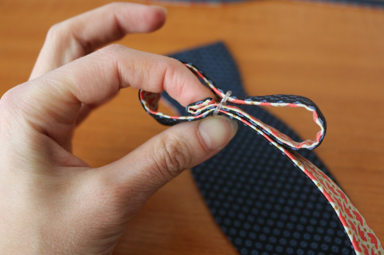 Как сделать галстук-бабочку своими руками. Этап 10