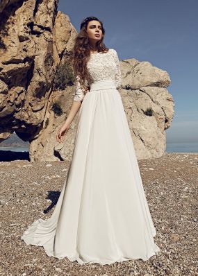 Свадебное платье с юбкой из шифона и поясом SOL029