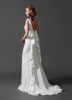 Длинное свадебное платье с вырезом на спине NN010