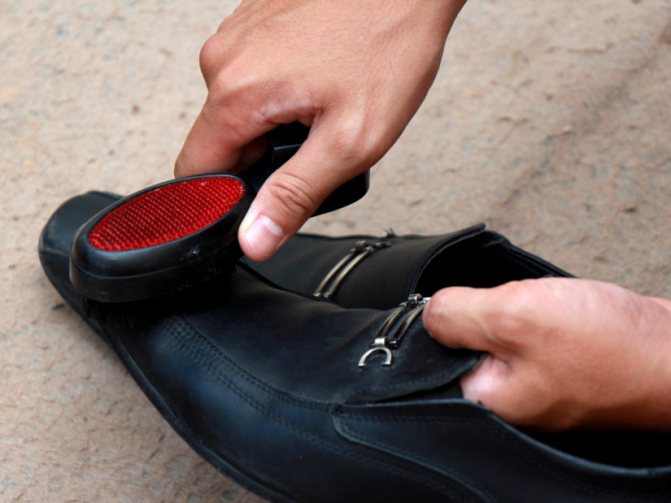 Как сделать мягкой кожаную обувь: используем глицерин и другие средства