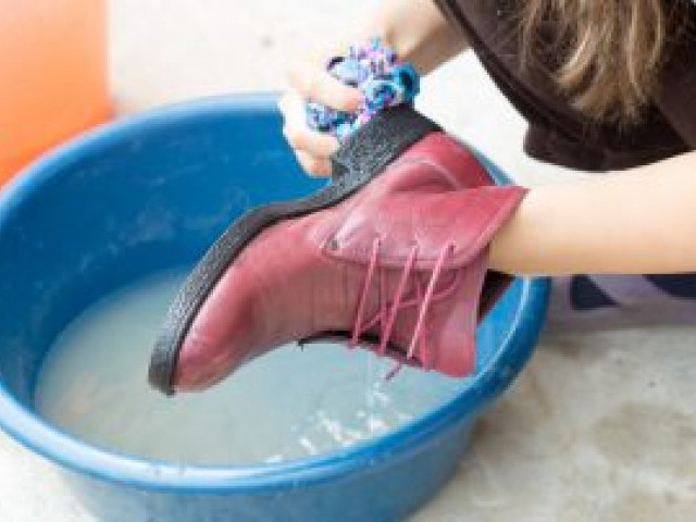 Как ухаживать за обувью из искусственной кожи: чистка, хранение