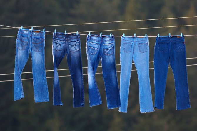 Как гладить джинсы? Можно ли гладить джинсы утюгом после стирки? Как разгладить изделие после кипячения?