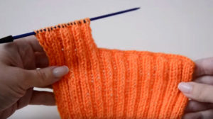 Вязание тапочек спицами и крючком - описание схем вязания для начинающих