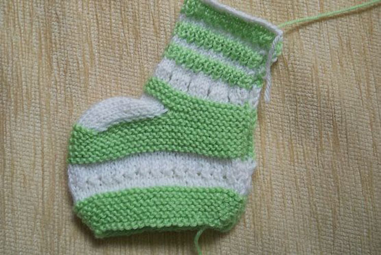 Пинетки для новорожденных малышей спицами: что можно связать для первой обуви малышам pinetki spicami s opisaniem i skhemami 56