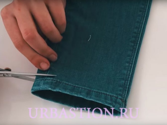 Как сделать модные джинсы с бахромой