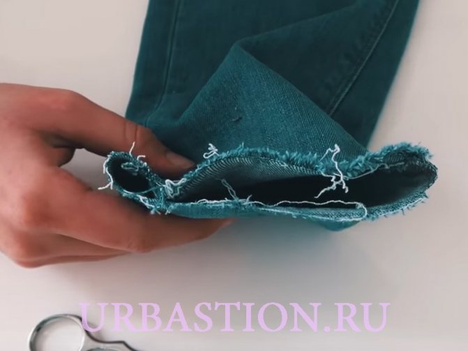 Как сделать модные джинсы с бахромой