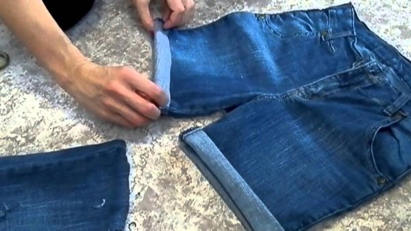 Как обрезать джинсы внизу по-модному, распушить с бахромой, необработанными краями с фото пошагово