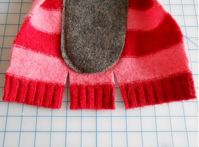Теплые носки или тапочки из старого свитера: мастер-класс
