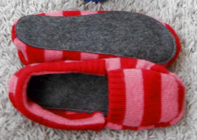 Теплые носки или тапочки из старого свитера: мастер-класс