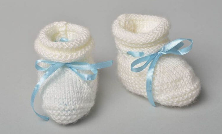 Пинетки для новорожденных малышей спицами: что можно связать для первой обуви малышам pinetki spicami s opisaniem i skhemami 62