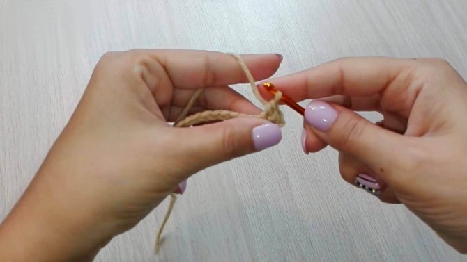 Как связать треугольные ушки. Как вязать игрушки амигуруми крючком: вязаные уши схемы с описанием