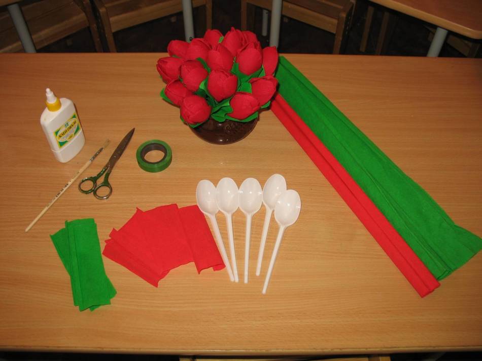 Как сделать тюльпан из бумаги? Учимся легко и быстро делать тюльпаны своими руками этап 34