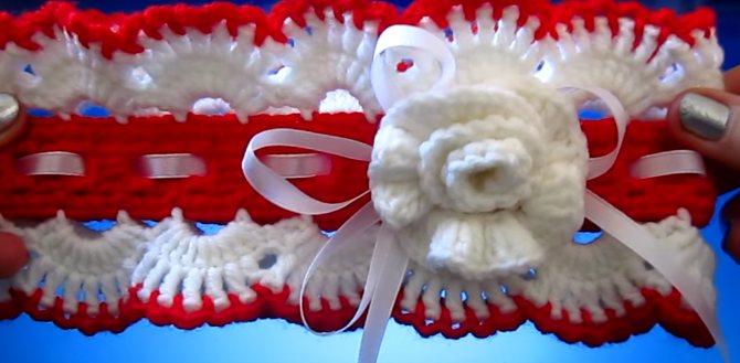 Двухцветная повязка для девочки