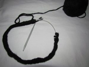 Вязание снуда спицами: простые схем для начинающих с пошаговым описанием