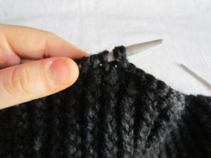 Вязание снуда спицами: простые схем для начинающих с пошаговым описанием