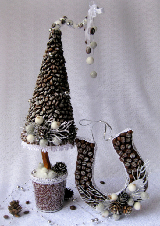 Новогодний топиарий в форме елочки своими руками: из сизаля, кофейных зерен, материалы и инструменты, пошаговая инструкция