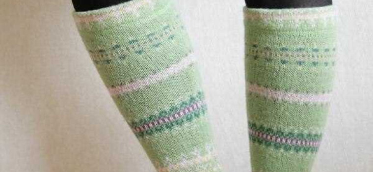 Как сделать теплые носки или тапочки из старого свитера самостоятельно