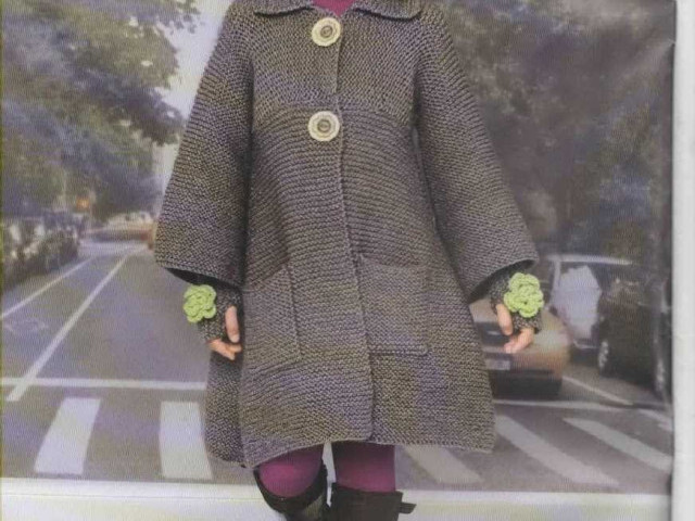 Вязаное пальто для девочки